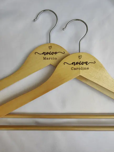 2 Cabides para Casamento Personalizados