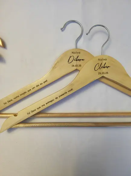2 Cabides para Casamento Personalizados