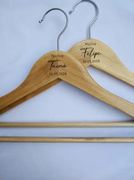 2 Cabides para Casamento Personalizados