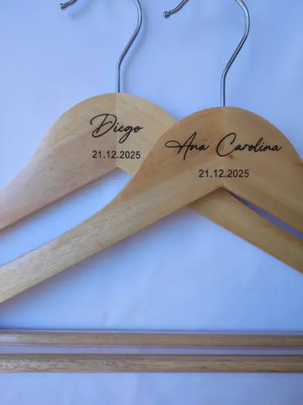 2 Cabides para Casamento Personalizados