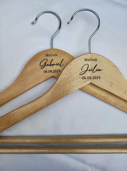 2 Cabides para Casamento Personalizados