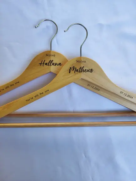 2 Cabides para Casamento Personalizados