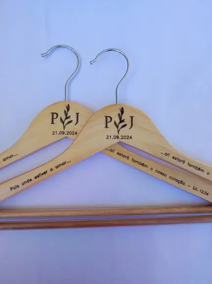 2 Cabides para Casamento Personalizados