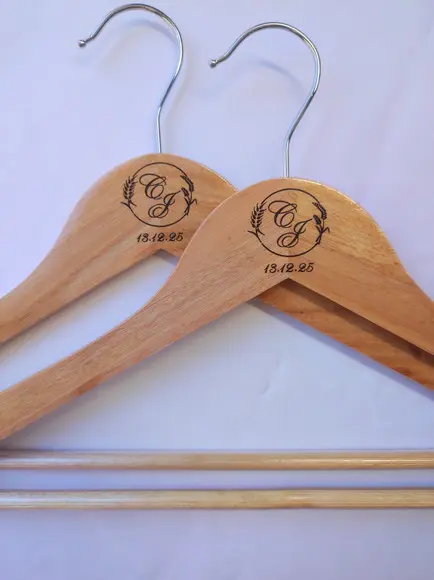 2 Cabides para Casamento Personalizados