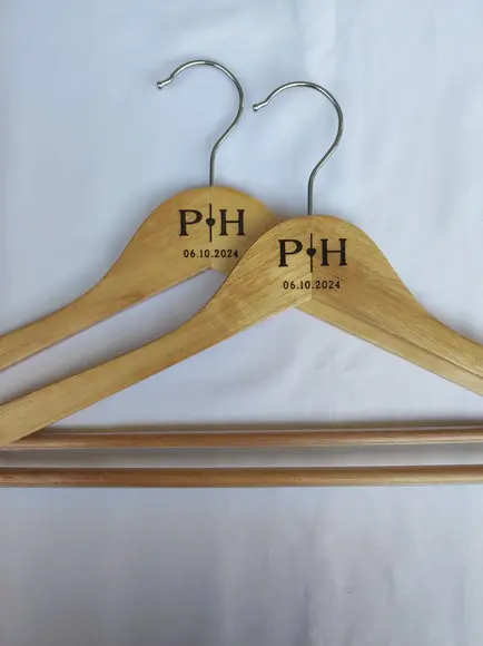 2 Cabides para Casamento Personalizados