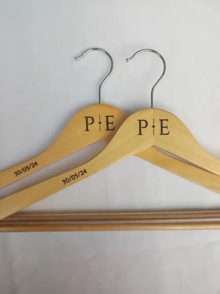 2 Cabides para Casamento Personalizados