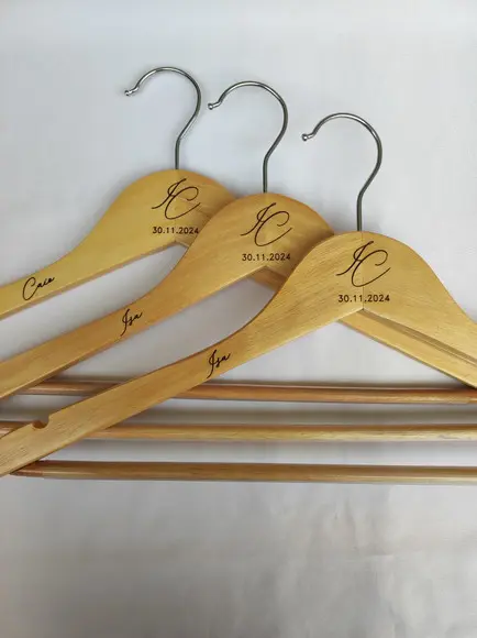 3 Cabides para Casamento Personalizados
