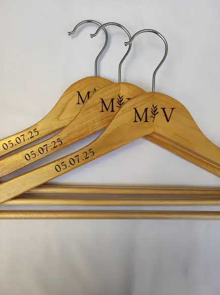 3 Cabides para Casamento Personalizados