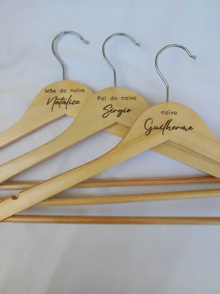 4 Cabides para Casamento Personalizados