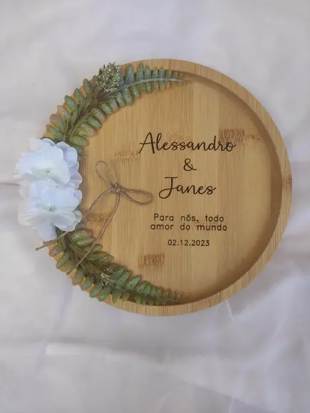 Porta Alianças de Bambu 20cm com Arranjo Flores Permanentes