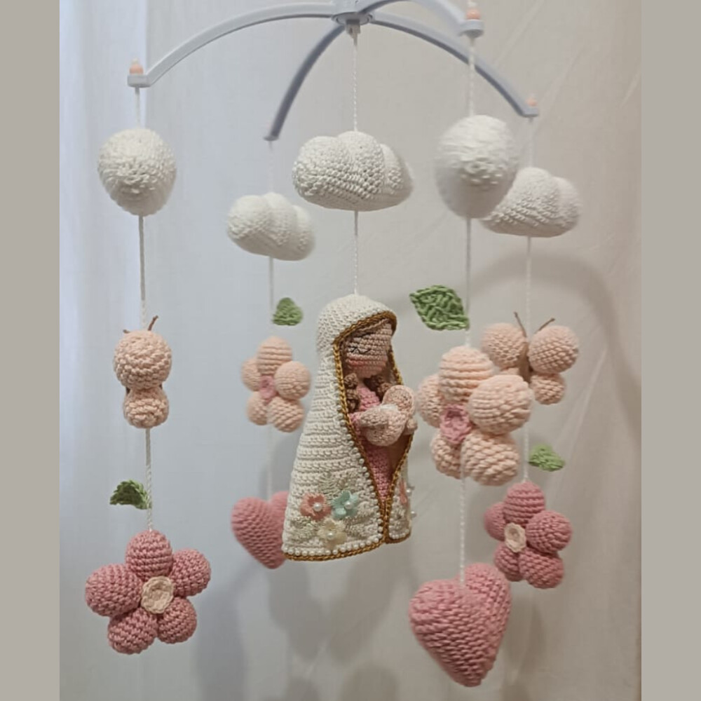 Móbile Musical de Berço Virgem Maria em Amigurumi