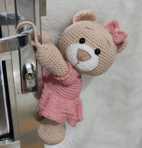 Trava Porta Ursa Amigurumi