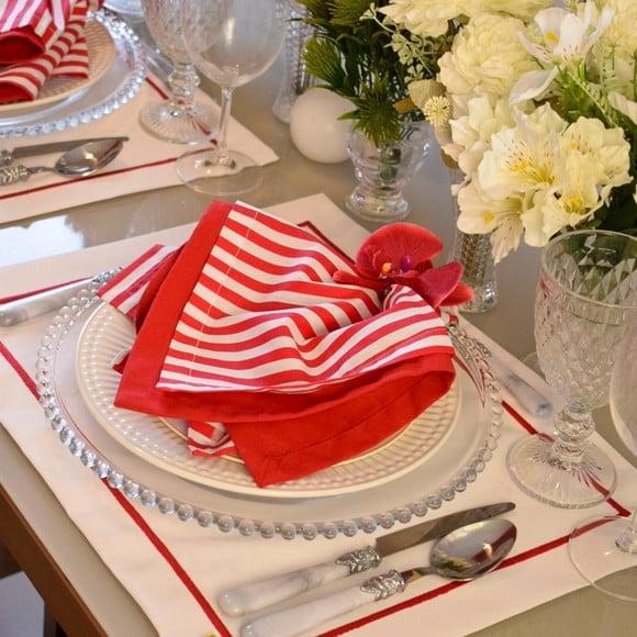 Kit Mesa Posta Branco e Vermelho 8 Lugares