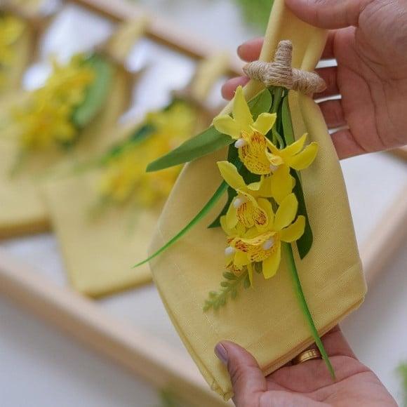 Porta Guardanapo de Orquídea Amarela 10 Unidades