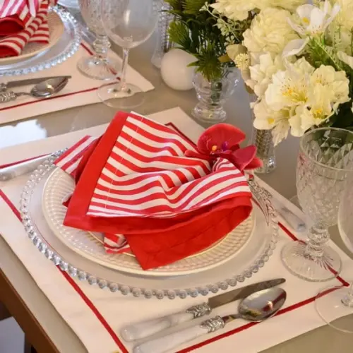 Kit Mesa Posta Branco e Vermelho 6 Lugares