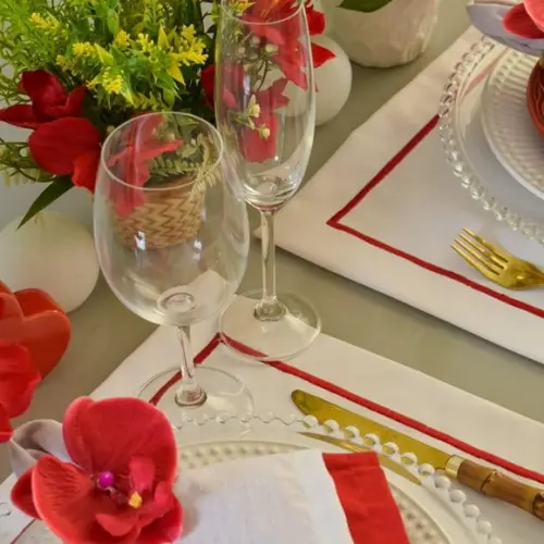 Mesa Posta Vermelha e Branca 10 Lugares