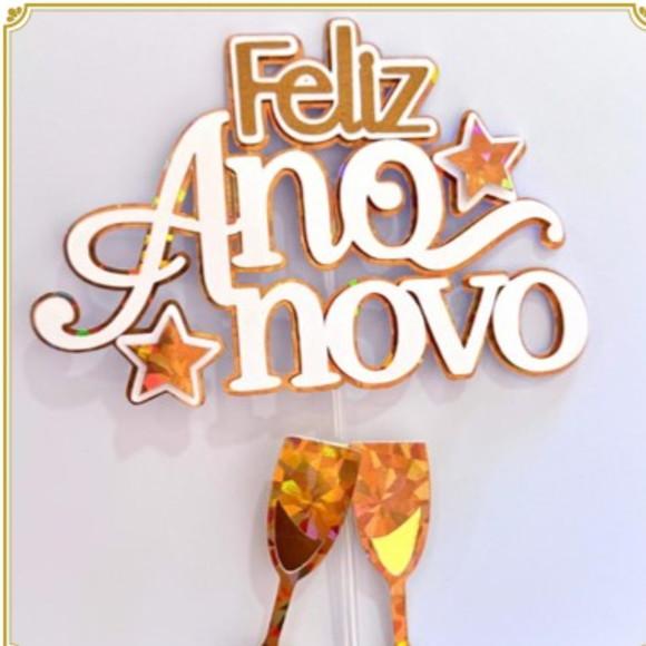 Arquivo de Corte: Topo de Bolo Feliz Ano Novo 2026 02