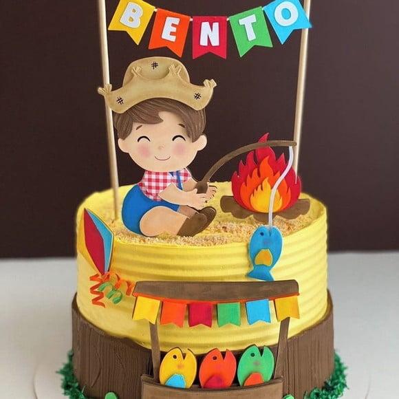Arquivo de Corte: Topo de Bolo Festa Junina Menino Pescaria