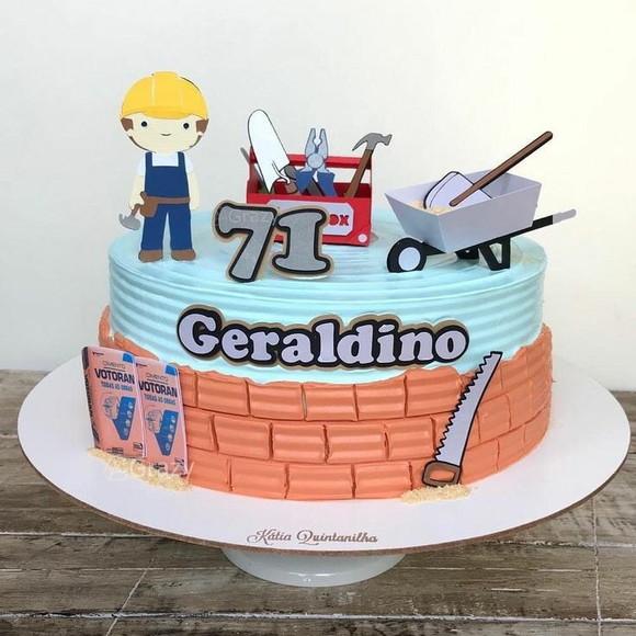 Arquivo de Corte: Topo de Bolo Pedreiro Construçao