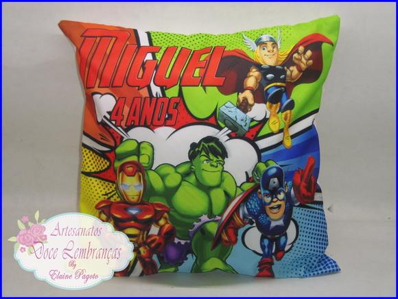 Almofada Personalizada Os vingadores