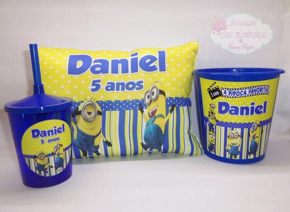 Kit Cinema + Travesseiro Minions