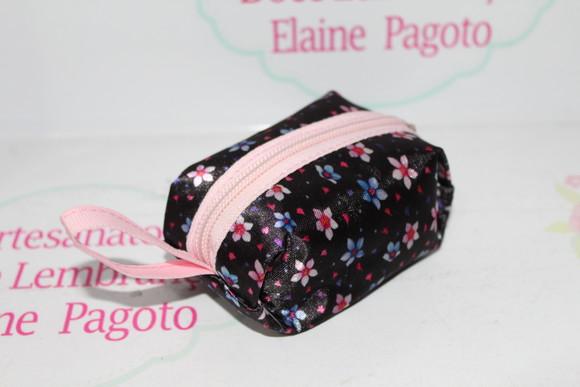 Kit Necessaire Oval Plástico Translúcido e Floral 4 itens