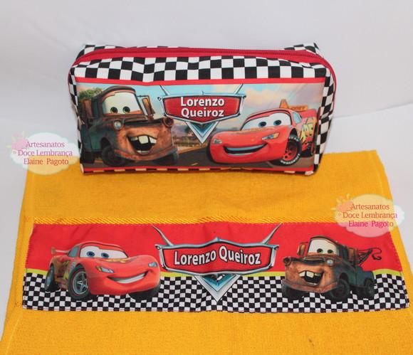 Necessaire / Estojo + Toalha Carros