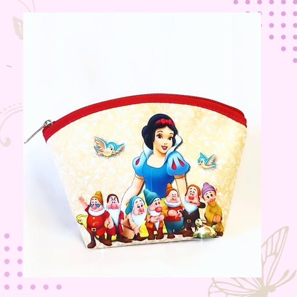 Necessaire Arredondada Branca de Neve