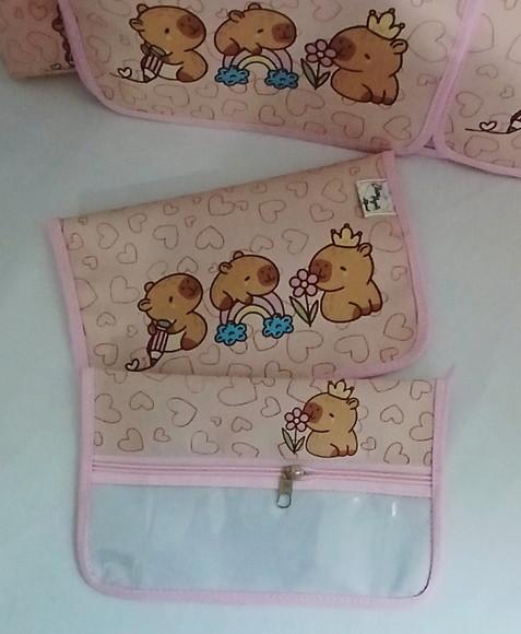 Porta Escova e Creme Dental Capivara