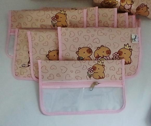 Porta Escova e Creme Dental Capivara