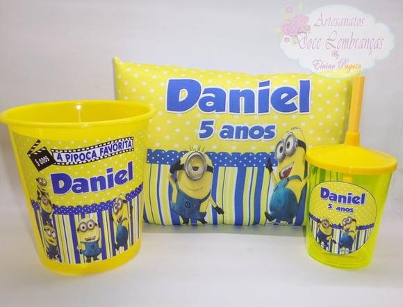 Kit Cinema + Travesseiro Minions