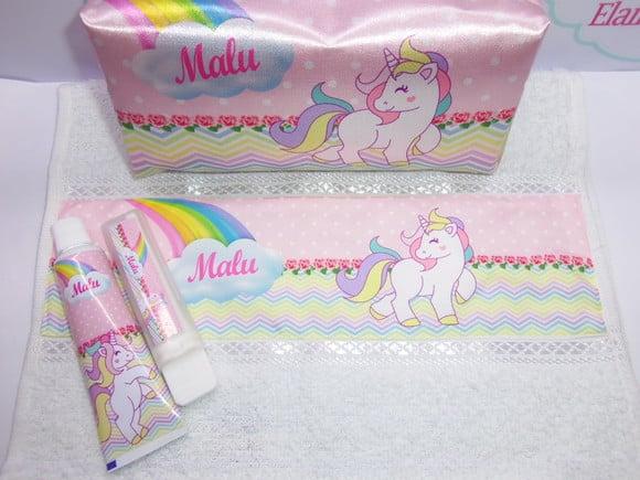 Kit Dental + necessaire + toalha Unicórnio