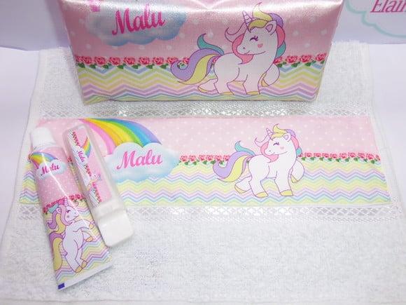 Kit Dental + necessaire + toalha Unicórnio