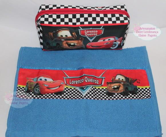 Necessaire / Estojo + Toalha Carros