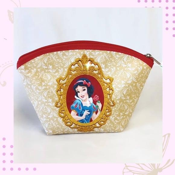 Necessaire Arredondada Branca de Neve