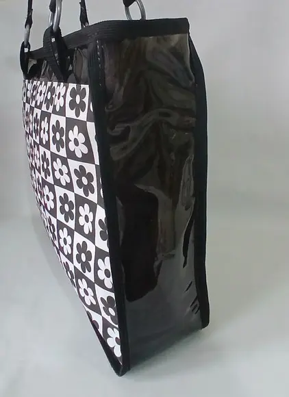 Bolsa Praia Margaridas Black e White
