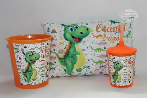 Kit Cinema + Travesseiro Dino