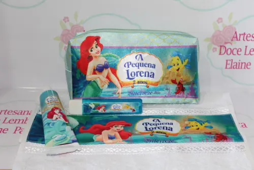 Kit Dental + necessaire + toalha A Pequena Sereia