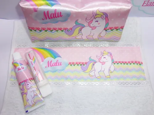 Kit Dental + necessaire + toalha Unicórnio