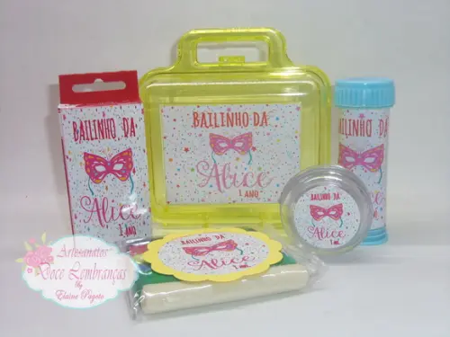 Kit maleta + bolinha de sabão