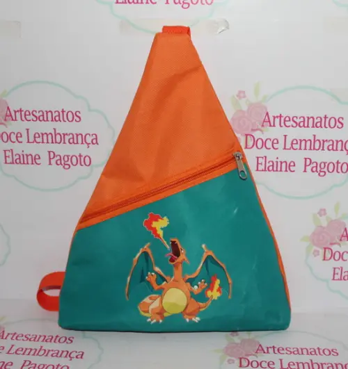 Mochila transversal Triangular Pokemon