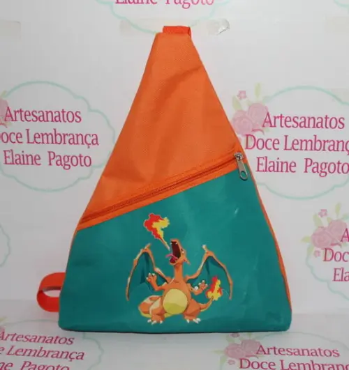 Mochila transversal Triangular Pokemon