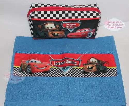Necessaire / Estojo + Toalha Carros