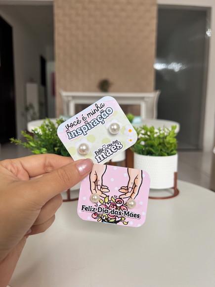 Brinco Pérola na Tag Personalizado -dia da Mães