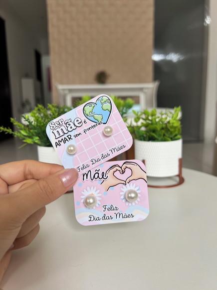 Brinco Pérola na Tag Personalizado -dia da Mães
