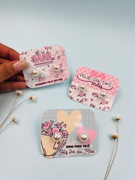 Brinco Pérola na Tag Personalizado -dia da Mães