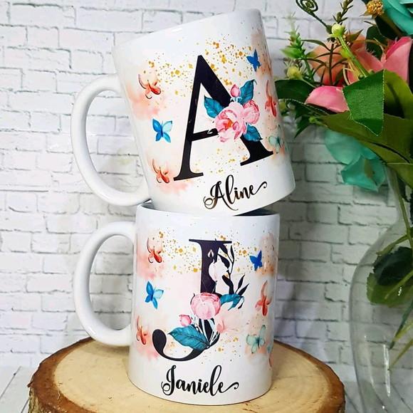 Caneca Floral Personalizada com Inicial + Nome