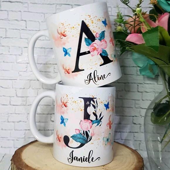 Caneca Floral Personalizada com Inicial + Nome
