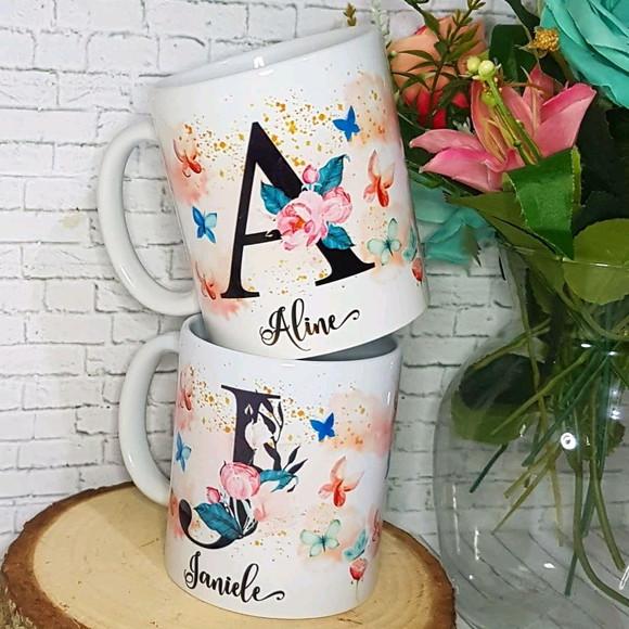 Caneca Floral Personalizada com Inicial + Nome