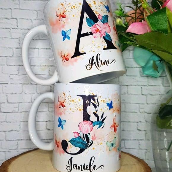 Caneca Floral Personalizada com Inicial + Nome